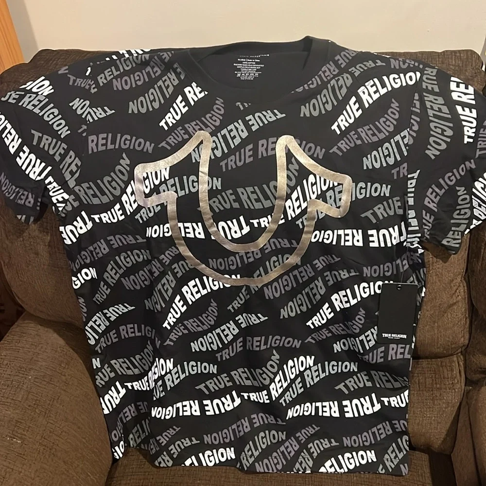 True Religion Black and White Logo Graphic Tee. Runs small. XL fits like L/M